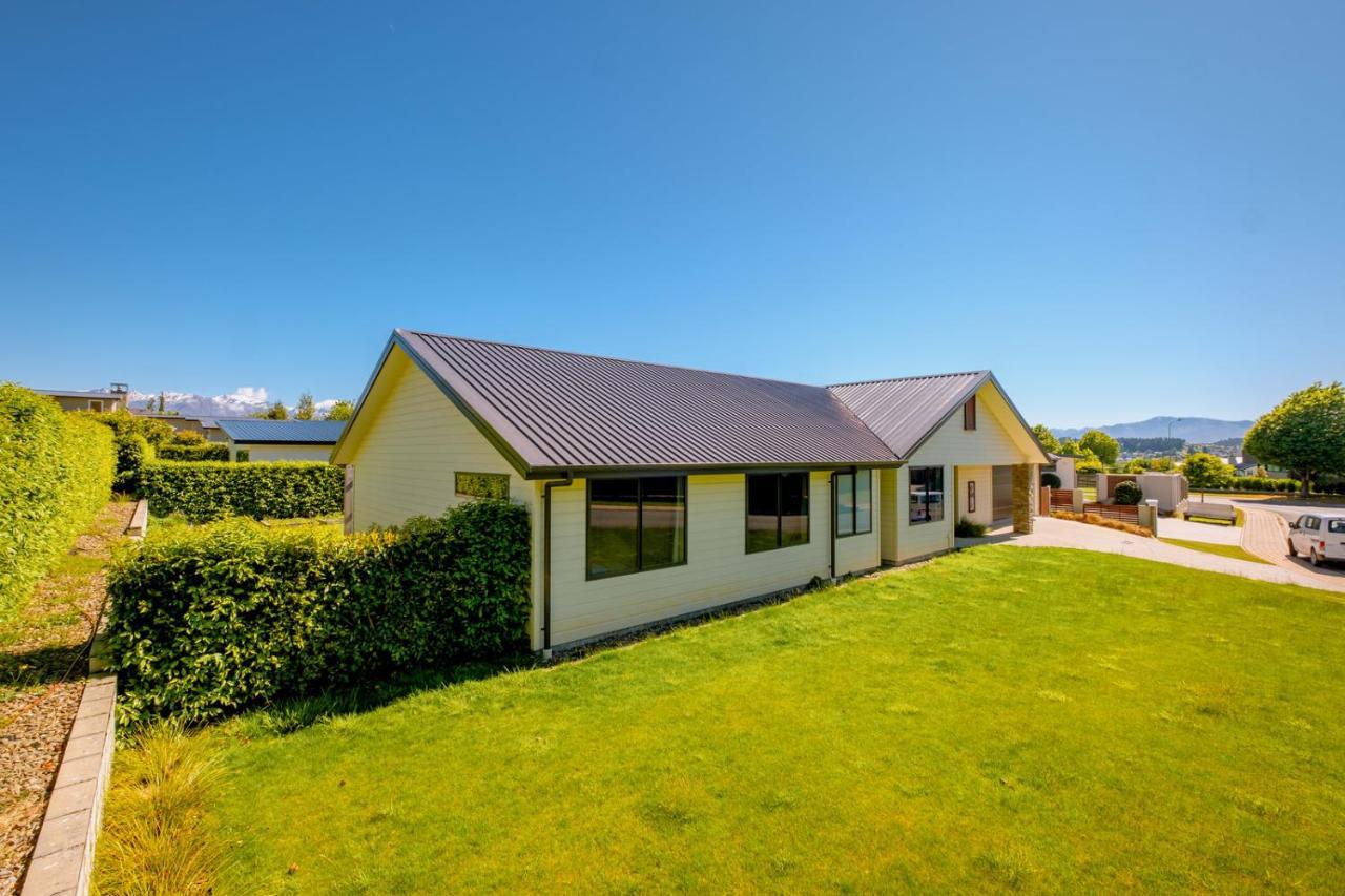Roys Bay Lodge - Wanaka Holiday Home Exterior photo